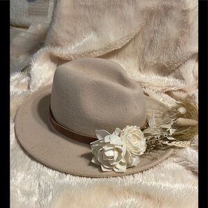 BHLDN Thirteen 48 Jazz Floral Hat. NWT